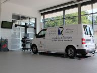 Hunter Hawkeye Elite Achsmessgeraet mit MAHA Scheren-Hebebuehne.JPG